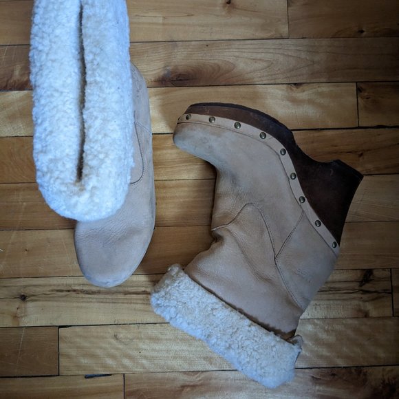 UGG Carnagie Sherpa Nubuck Leather Fold Over Heeled Wedge Boots 7US - Picture 4 of 4